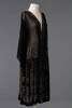 dress, woman's, 1975.111, T581, Photographed by Jennifer Carol, digital, 22 Nov 2018, © Auckland Museum CC BY