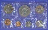 coin set: New Zealand Souvenir Coin Set, 1981 - coins - obverse [1981.305.1]