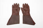 gauntlet gloves: Arthur Cecil Douglas Flintoff Mickle NZ Legion of Frontiersmen; 2013.20.1.9