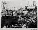 the Seventh New Zealand Contingent embarking on board the Troopship Gulf of Taranto at Wellington April 6, 1901.