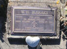 2nd NZEF, 802046 Cpl W H MARAKI, 28 Maori Battn, died 8 February 1984 aged 65 years; KEETI T MARAKI, died 13 September 1986 aged 61 yearsBoth are buried in the Taruheru Cemetery, Gisborne Blk RSA 34 Plot 158