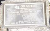 1st NZEF, 16/2 Pte R GRANT, Maori Pioneer Battn, died 5 February 1971; HIRIA GRANT, died 25 May 1993 aged 83 years.