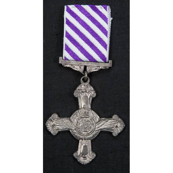 Distinguished Flying Cross 1975.40.6