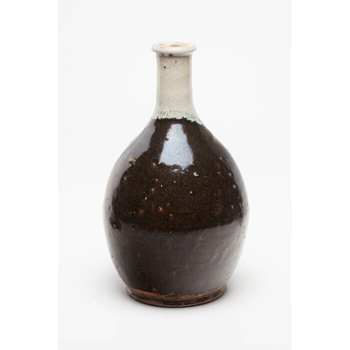 bottle, saki, 1934.316, K1412, Photographed by Richard Ng, digital, 19 Feb 2019, © Auckland Museum CC BY