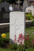 Headstone of Gunner William Dickson Kinnear (13/2048). Nieuwkerke (Neuve-Eglise) Churchyard, Heuvelland, West-Vlaanderen, Belgium. New Zealand War Graves Trust (BECZ1219). CC BY-NC-ND 4.0.