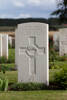 Headstone of Gunner Robert Britton Shepherd (13/2481). St Quentin Cabaret Military Cemetery, Heuvelland, West-Vlaanderen, Belgium. New Zealand War Graves Trust (BEEA2462). CC BY-NC-ND 4.0.