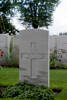 Headstone of Captain Oscar Eugene Gallie . Vlamertinghe New Military Cemetery, Ieper, West-Vlaanderen, Belgium. New Zealand War Graves Trust (BEEJ2213). CC BY-NC-ND 4.0.