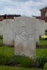 Headstone of Rifleman Peter William Doig (24/125). Reninghelst New Military Cemetery, Reningelst, Poperingseweg, West-Vlaanderen, Belgium. New Zealand War Graves Trust (BEDS8436). CC BY-NC-ND 4.0.