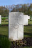 Headstone of Acting Bombardier Roy Eugene Bean (2/2049). Underhill Farm Cemetery, Comines-Warneton, Hainaut, Belgium. New Zealand War Graves Trust (BEEI7504). CC BY-NC-ND 4.0.