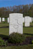 Headstone of Private Pera Hina (16/1257). Underhill Farm Cemetery, Comines-Warneton, Hainaut, Belgium. New Zealand War Graves Trust (BEEI7517). CC BY-NC-ND 4.0.