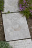 Headstone of Bombardier Daniel Gordon Hallgarth (2/1787). Boulogne Eastern Cemetery, France. New Zealand War Graves Trust (FRCS3954). CC BY-NC-ND 4.0.
