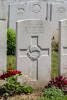 Headstone of Captain Kenneth Owen De Cent (23471). Doullens Communal Cemetery Extension No.1, France. New Zealand War Graves Trust (FRFH3516). CC BY-NC-ND 4.0.
