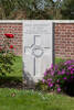 Headstone of Lieutenant Leonard Widlake Dean (2/438). Grevillers British Cemetery, France. New Zealand War Graves Trust (FRHI7289). CC BY-NC-ND 4.0.