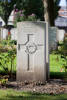 Headstone of Private David Arthur Frew (8/3902). Cite Bonjean Military Cemetery, France. New Zealand War Graves Trust  (FREB8299). CC BY-NC-ND 4.0.
