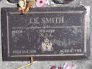 Headstone of Sgt Ian Spencer SMITH 428725. Greenpark RSA Cemetery, Dunedin City Council, Block 5S, Plot 19. Image kindly provided by Allan Steel CC-BY 4.0.