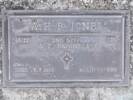 Headstone of Spr Alfred Henry Barton JONES 43022. Green Island Cemetery, Dunedin City Council, Block II, Plot 6. Image kindly provided by Allan Steel CC-BY 4.0.