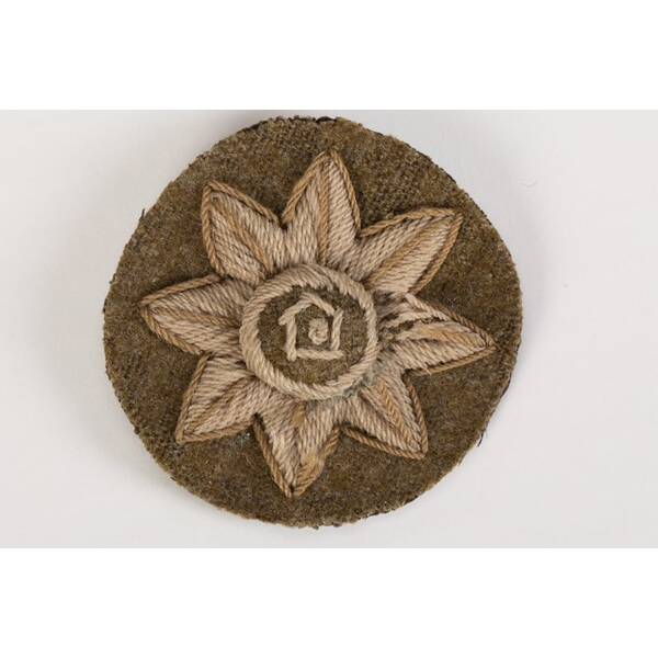 Cloth rank badge, WW1.