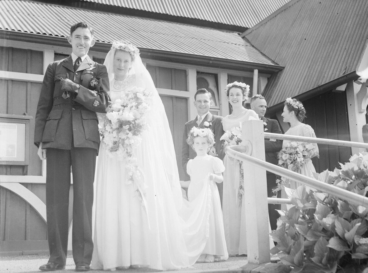 Portrait of wedding party.