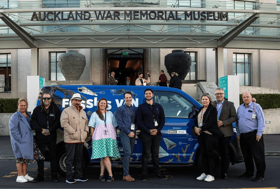 Auckland Museum team and the Giltrap Group with the fossils van