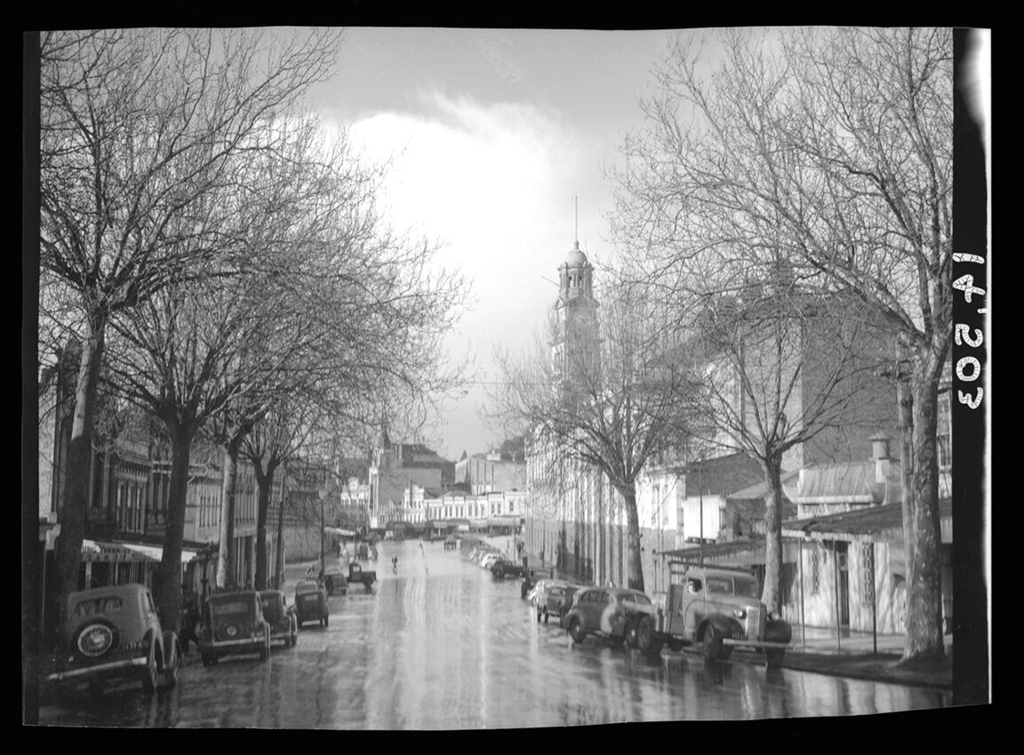 Greys Avenue - Auckland City, Garlick, Una (Eunice Harriett), 1883-1951, ca. 1924, PH-1955-1-14503